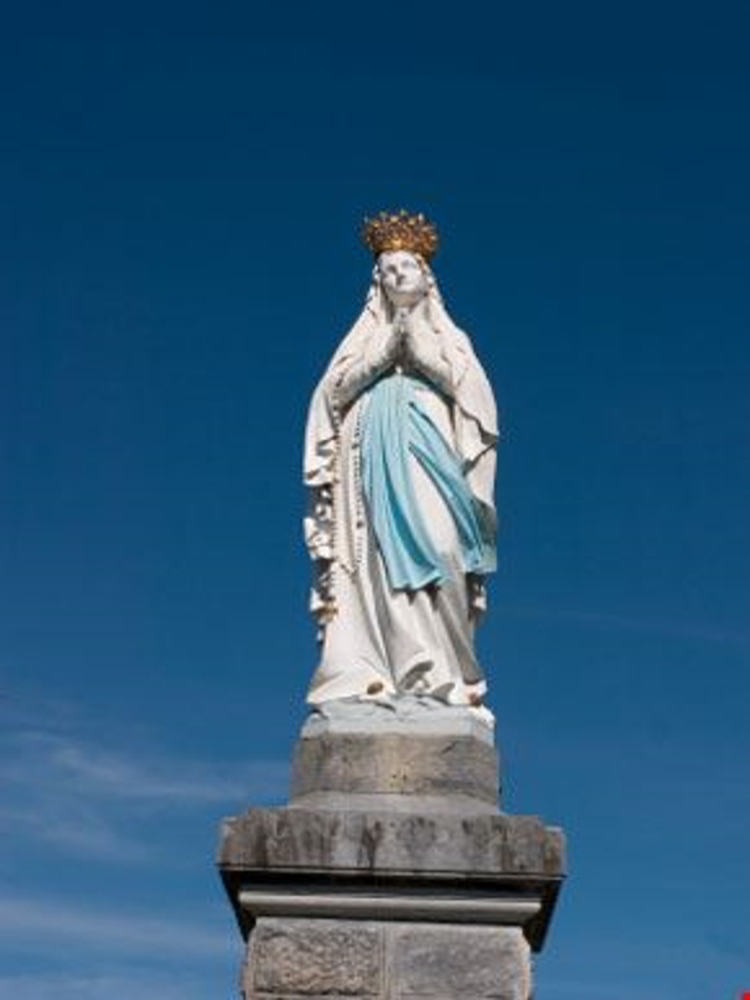 Aaalourdes statua della vergine